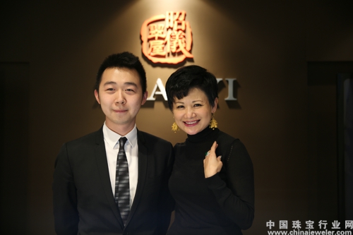 凤凰卫视董事长_凤凰卫视(2)