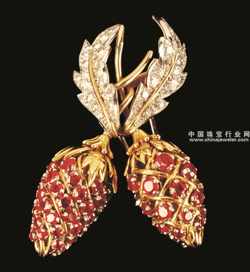 Tiffany & Co. 蒂芙尼Schlumberger系列水果造型胸针,杰奎琳__肯尼迪__奥纳西斯(Jacqueline Kennedy Onassis)风格.jpg