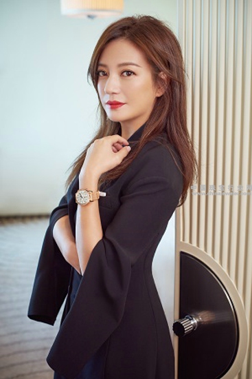 赵薇佩戴积家Rendez-Vous Sonatina约会系列妙音响时腕表.jpg