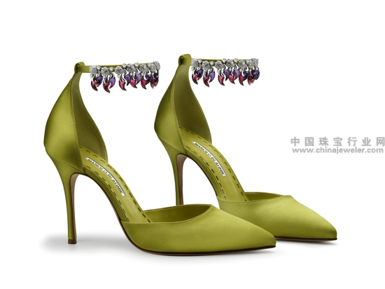 1_宝格丽与著名鞋履设计师Manolo Blahnik先生共同打造的璀璨珠宝高跟鞋.jpg