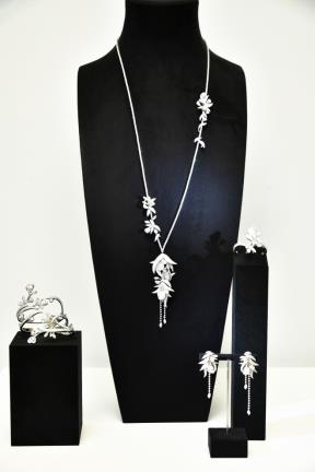 TASAKI RITZ PARIS par TASAKI Jardin Enchanté 魔法花园高级珠宝系列 TASAKI RITZ PARIS par TASAKI Jardin Enchanté 魔法花园高级珠宝系列