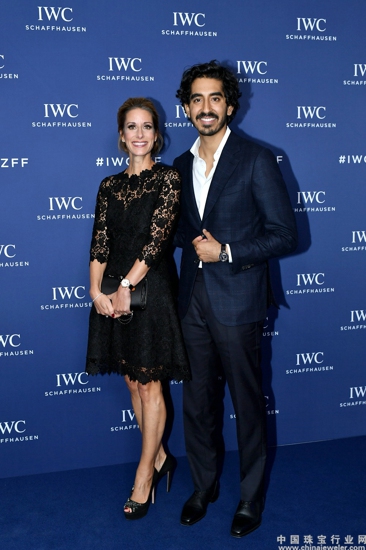 2. 第14届苏黎世电影节IWC万国表晚宴现场_IWC万国表CMO Franziska Gsell(左)与著名英国演员戴夫·帕特尔(右).jpg