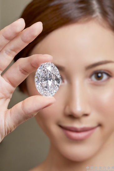 Model_The Spectacular 88.22-Carat Oval Brilliant Diamond.jpg