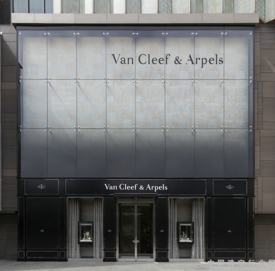 1. Van Cleef & Arpels梵克雅宝北京国贸旗舰店外部Facade.jpg