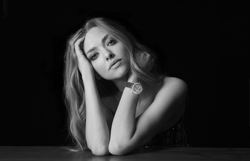 美国女演员阿曼达·塞弗里德(Amanda Seyfried)佩戴积家DAZZLING RENDEZ-VOUS MOON 约会系列珠宝腕表全镶钻款2.jpg