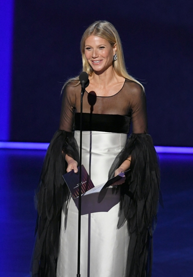 Gwyneth Paltrow wears Harry Winston.jpg