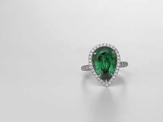 Tiffany & Co. 蒂芙尼铂金镶嵌沙弗莱石及钻石戒指.jpg
