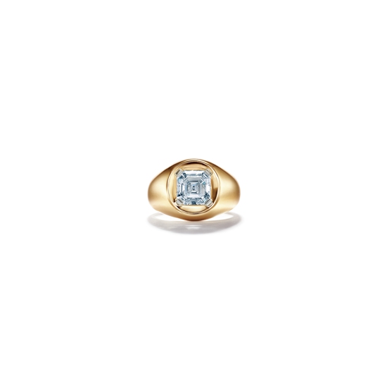 18K黄金镶嵌祖母绿形切割钻石戒指 ，来自Tiffany & Co. 蒂芙尼2019 Blue Book高级珠宝系列.jpg