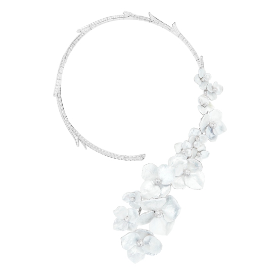 Boucheron宝诗龙Nuage de Fleurs白金镶钻问号项链.jpg