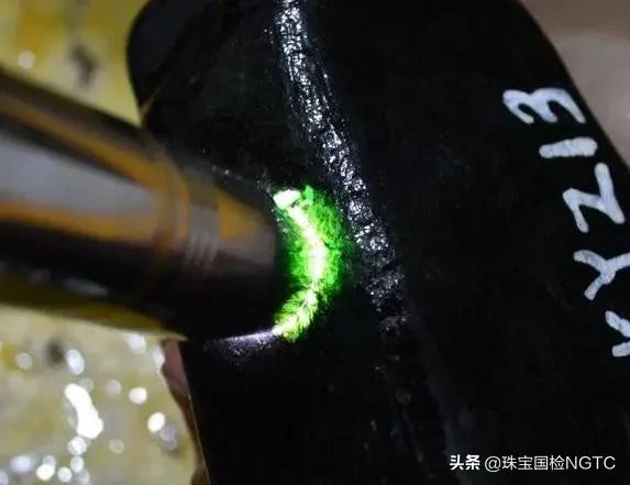 宝石学院 | 认识翡翠从一个有趣的故事开始