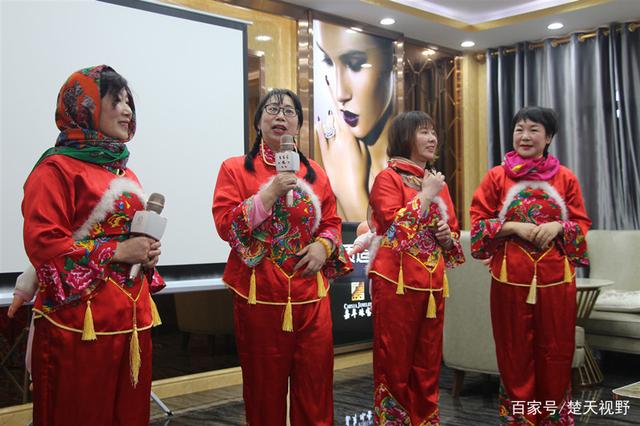 铿锵玫瑰别样红！武汉、鄂州商界达人云集鄂州嘉年珠宝城迎春联欢