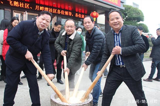 铿锵玫瑰别样红！武汉、鄂州商界达人云集鄂州嘉年珠宝城迎春联欢