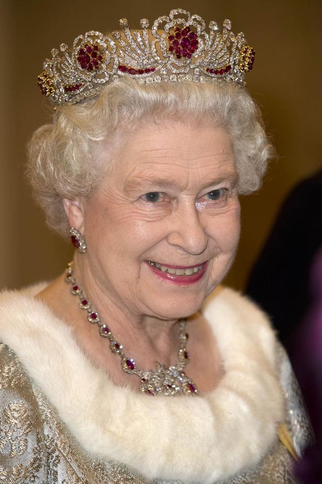 史诗般的英国皇家珠宝，每一件都有它独特的故事
