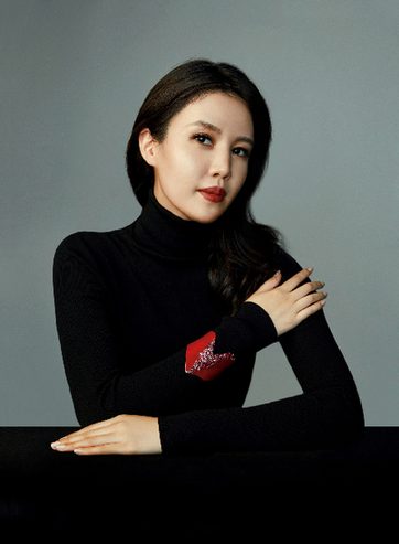 英国珠宝史学家亲自挑选，唯一中国设计师FENG J入列全球女性珠宝名人堂