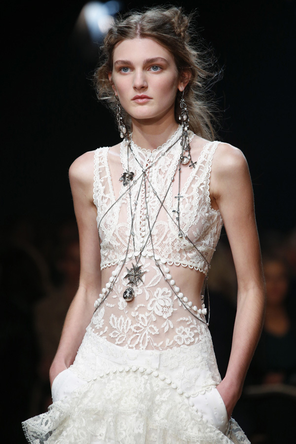 富婆当新娘 12款全钻珠宝三件套